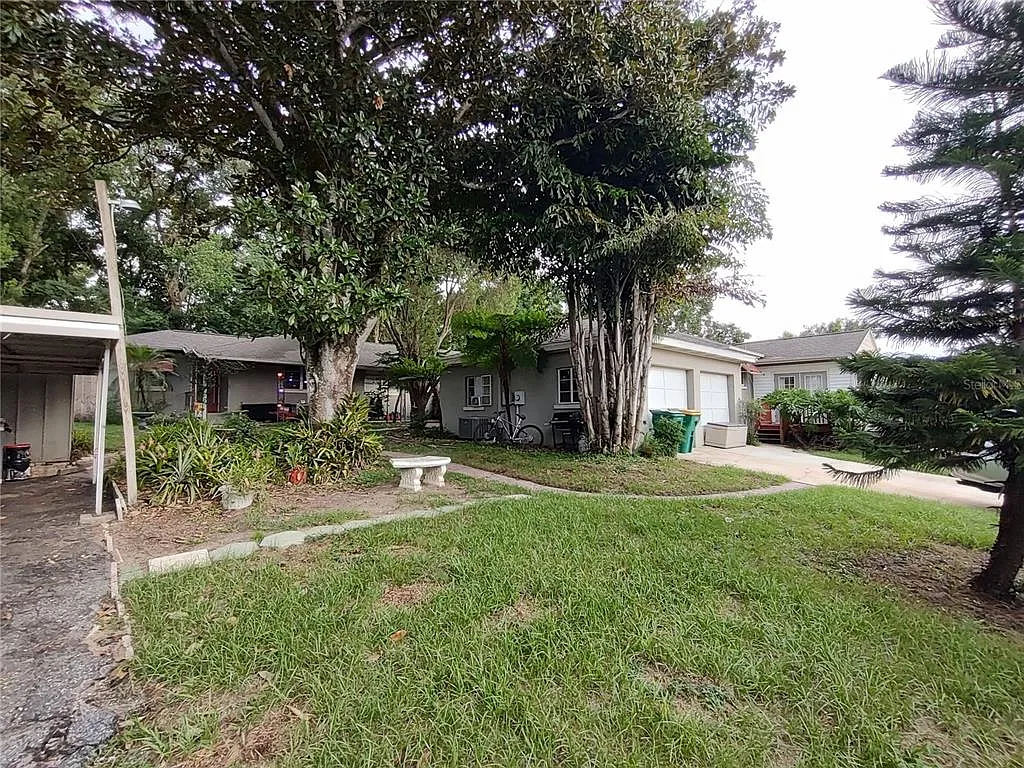995 W 11th Ave
