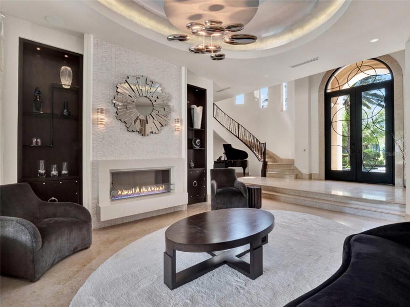 6137 Grosvenor Shore Drive