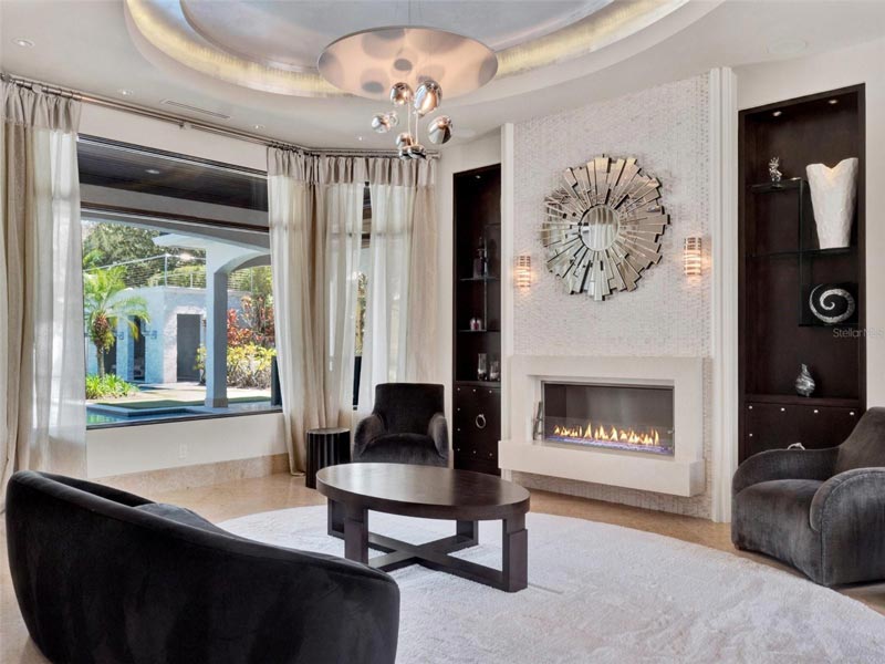 6137 Grosvenor Shore Drive