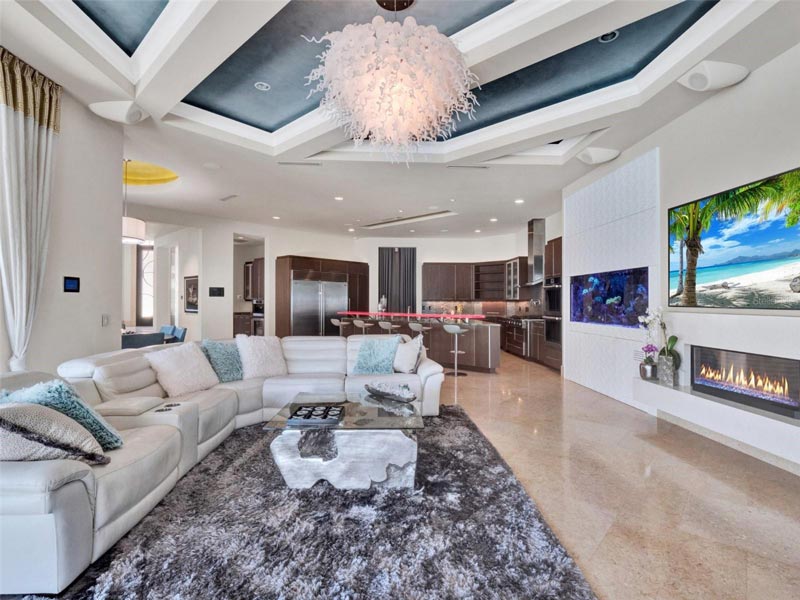 6137 Grosvenor Shore Drive