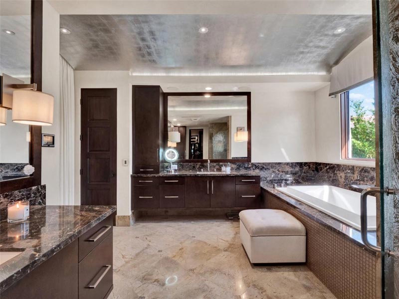 6137 Grosvenor Shore Drive
