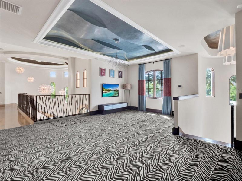 6137 Grosvenor Shore Drive