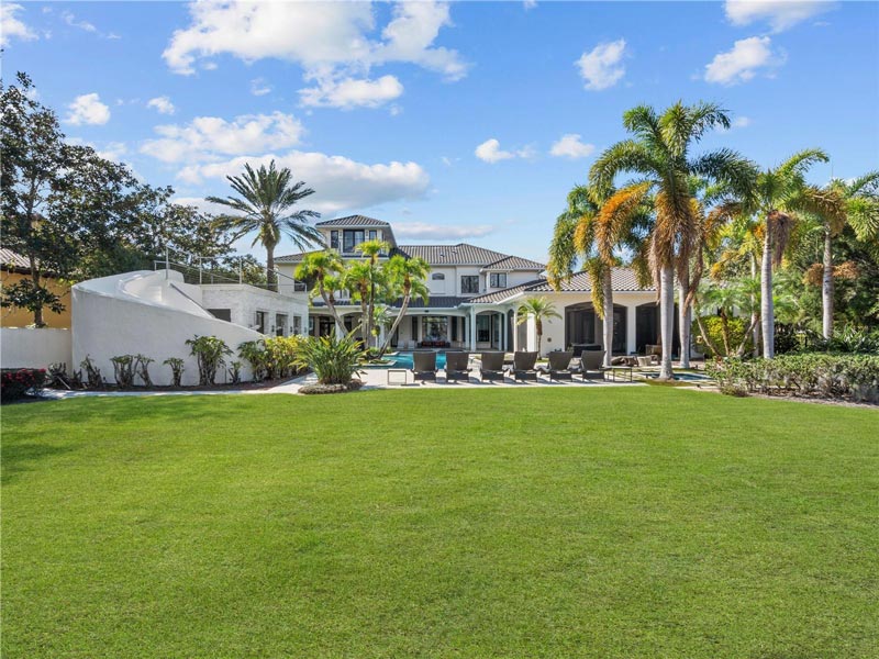 6137 Grosvenor Shore Drive
